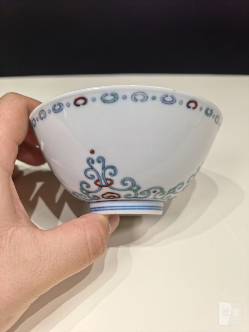 清雍正 斗彩如意贯套纹碗一对 - 图7